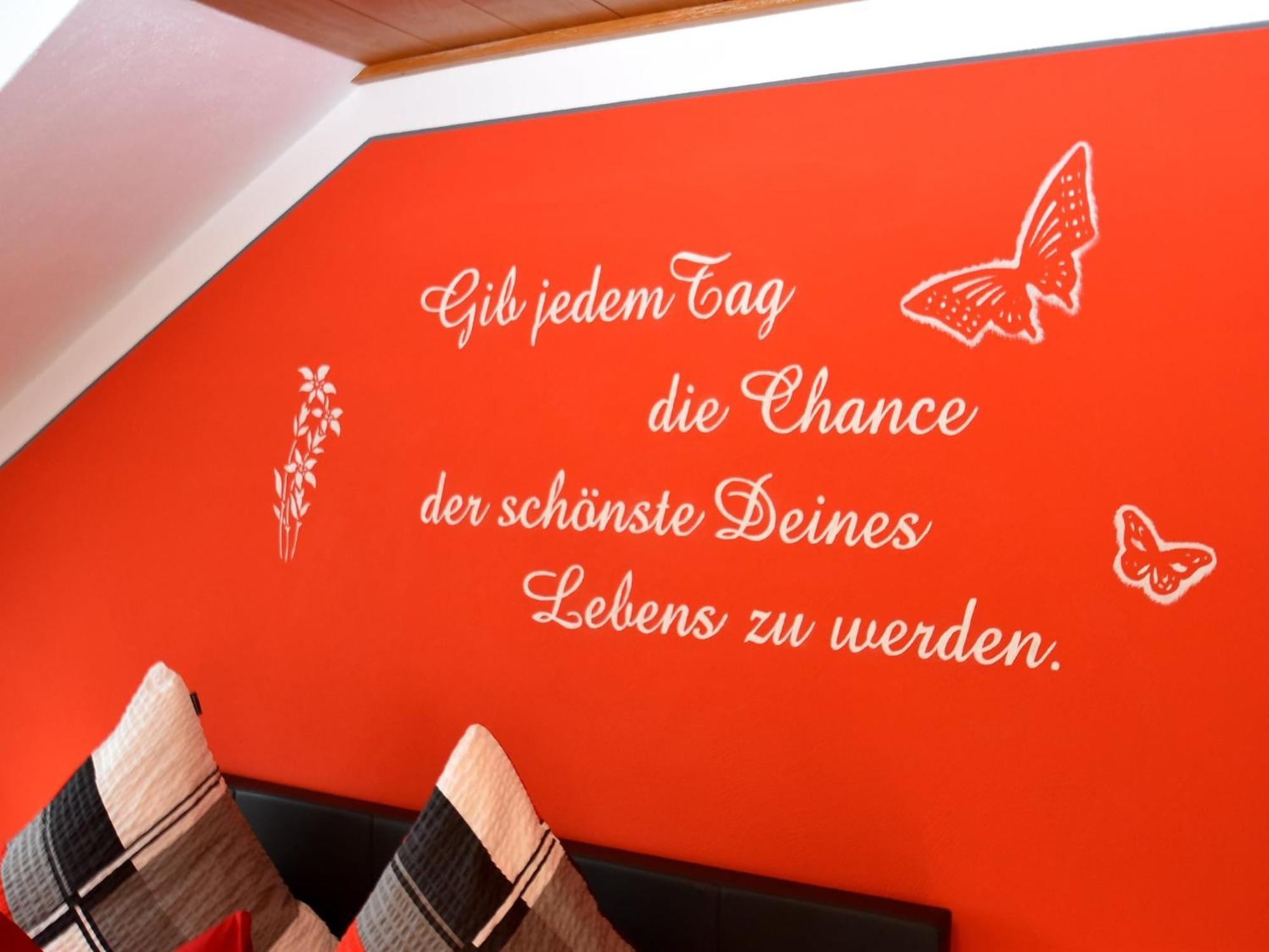 Scenic Apartment With Balcony Garden Deckchairs Barbecue Gleißenberg Exterior foto