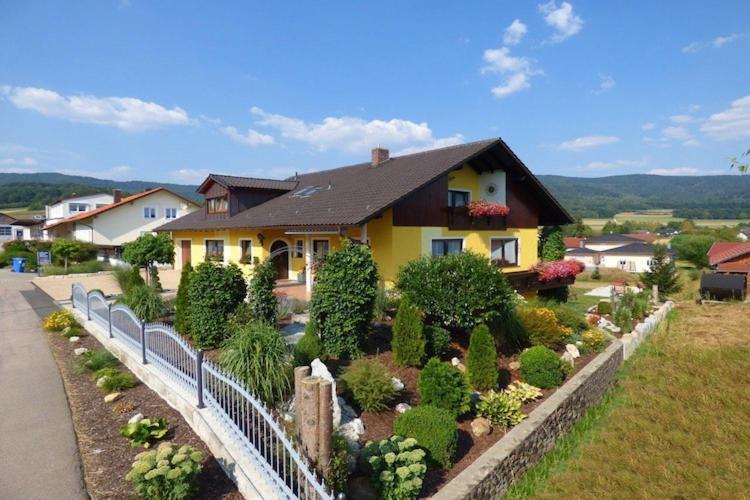 Scenic Apartment With Balcony Garden Deckchairs Barbecue Gleißenberg Exterior foto